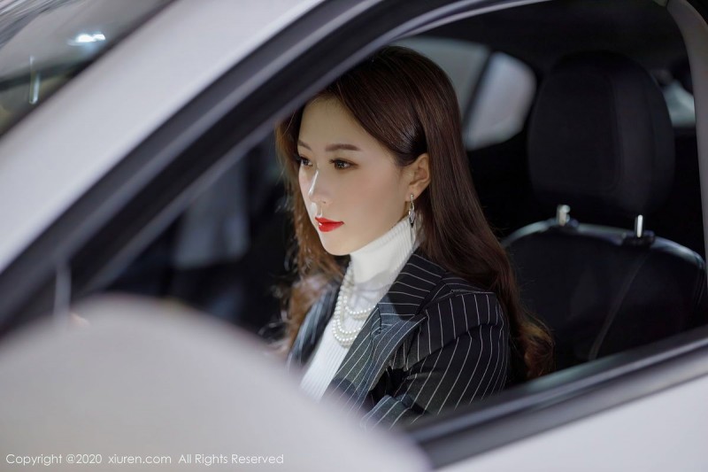 秀人网美女模特杨紫嫣Cynthia职场女老板装扮主题系列写真-星之迟迟