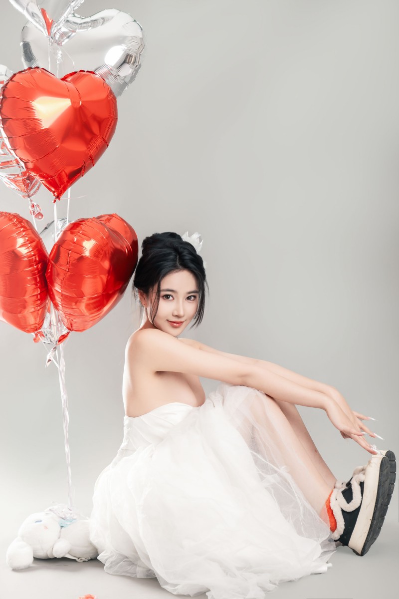 网络美女Nnian白色婚纱LOVE情人节特别篇摄影写真-星之迟迟